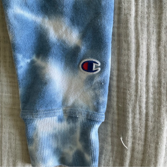 Champion - Blue Tie Dye Cropped Sweatshirt - Picture 4 of 5